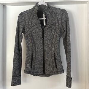 Lululemon Define Jacket Luon Color- Heathered Black Size 4 LIKE NEW